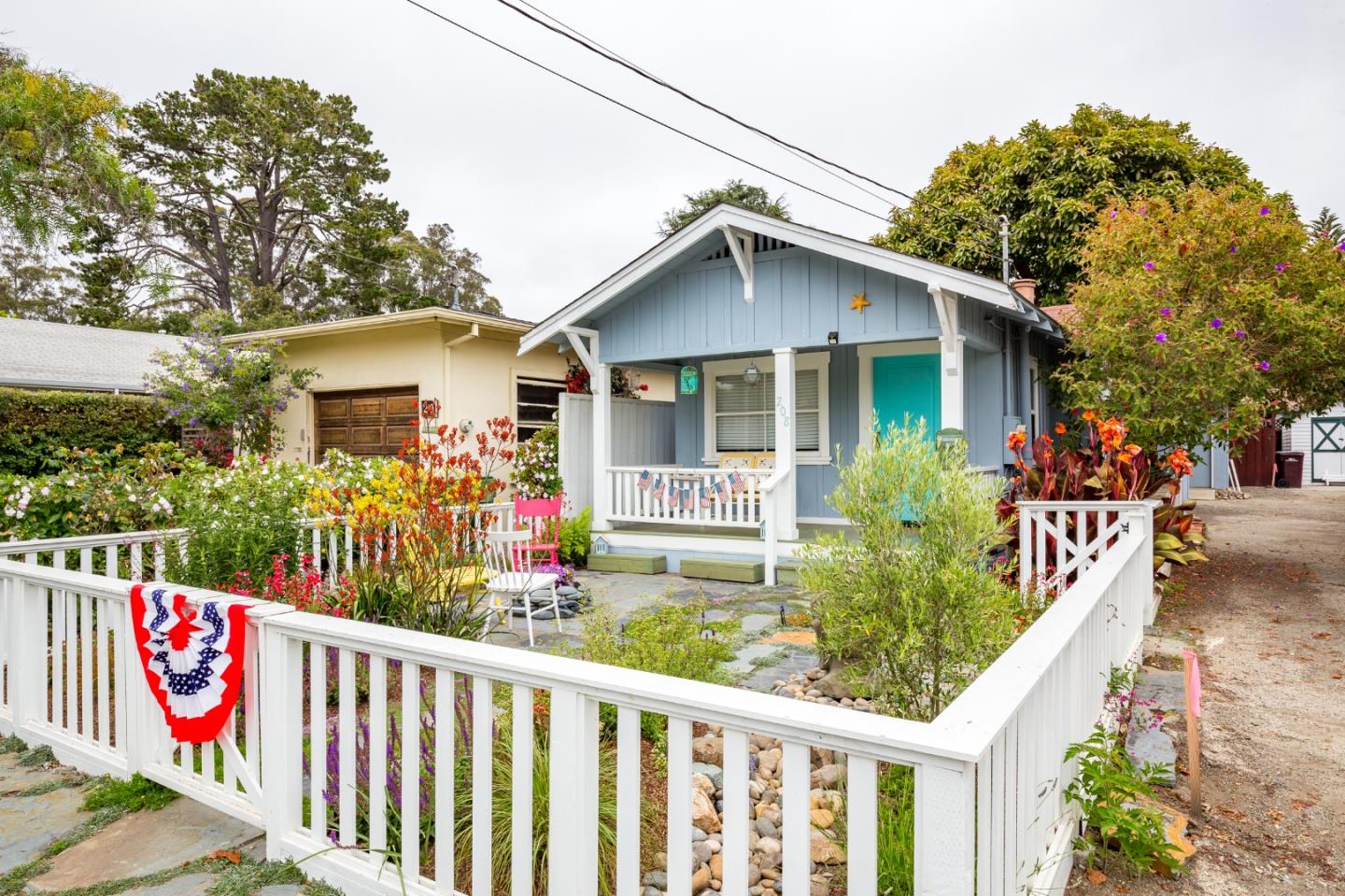 Detail Gallery Image 1 of 1 For 208 Saxon Ave, Capitola,  CA 95010 - 1 Beds | 1 Baths