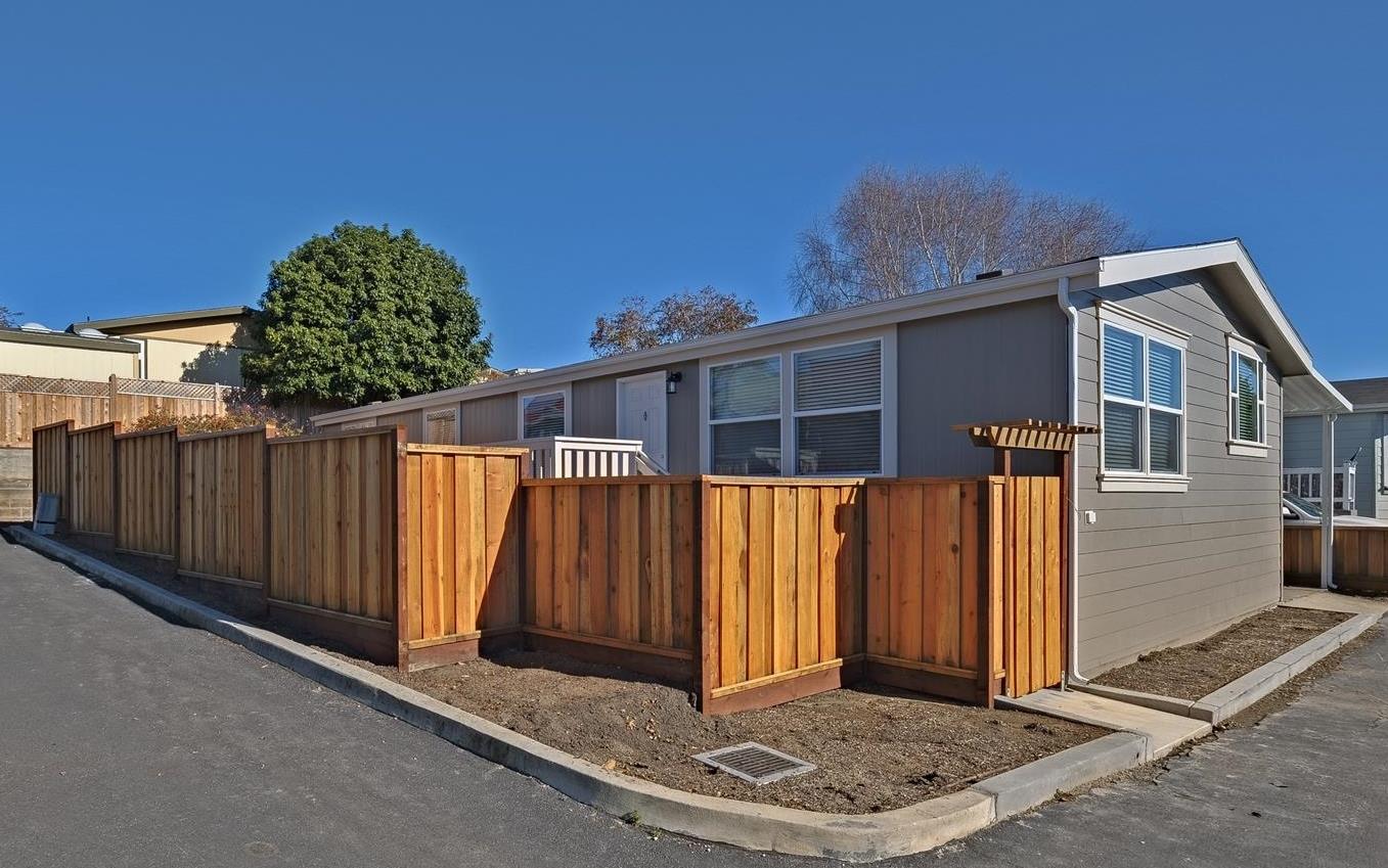 Detail Gallery Image 1 of 1 For 144 Holm Rd #116,  Watsonville,  CA 95076 - 2 Beds | 2 Baths