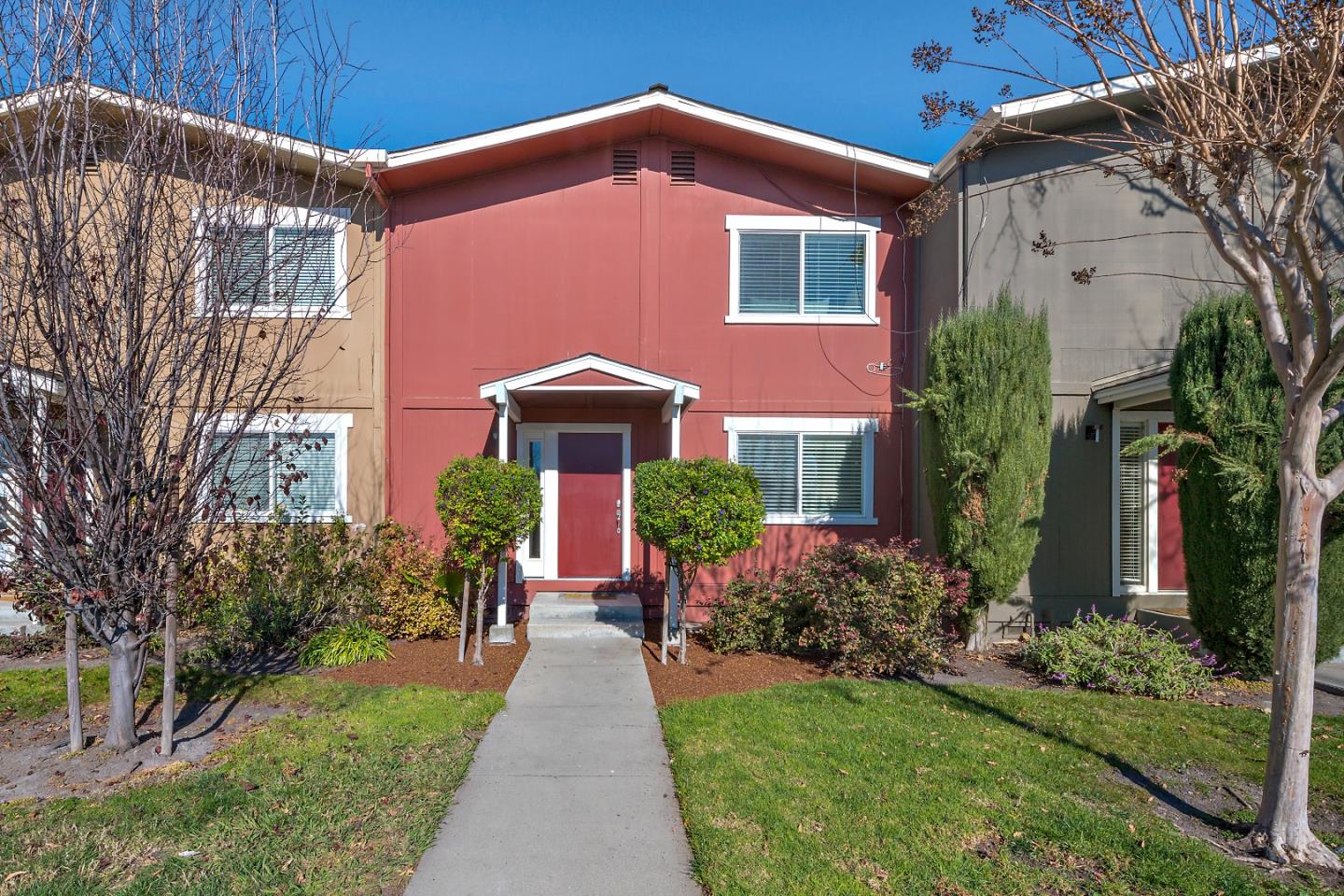 Detail Gallery Image 1 of 1 For 532 Tyrella Ave #10,  Mountain View,  CA 94043 - 3 Beds | 1/1 Baths