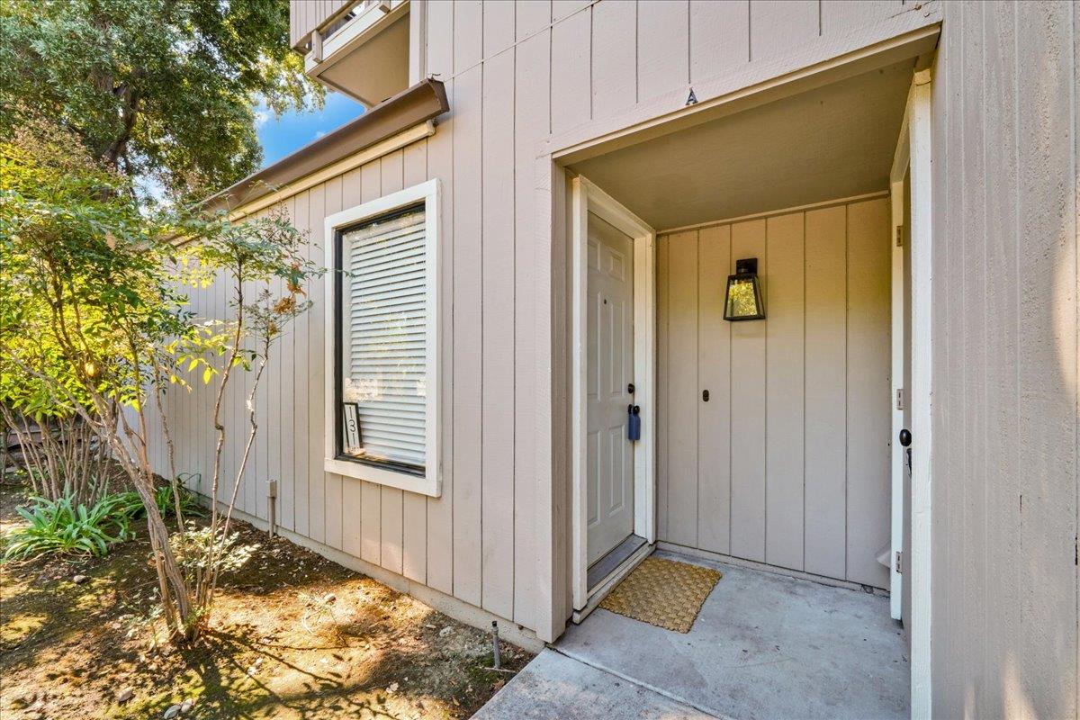 Detail Gallery Image 1 of 1 For 131 Union Ave a,  Campbell,  CA 95008 - 2 Beds | 2 Baths