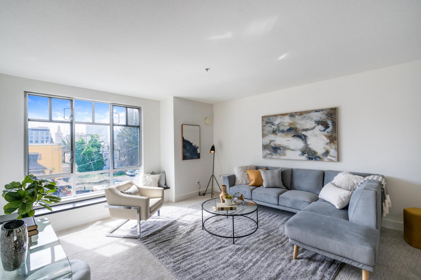 Detail Gallery Image 1 of 1 For 2407 Telegraph Ave #404,  Oakland,  CA 94612 - 1 Beds | 1 Baths