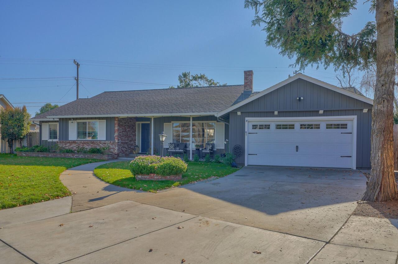 Detail Gallery Image 1 of 1 For 59 Paraiso Ct, Salinas,  CA 93901 - 4 Beds | 2/1 Baths