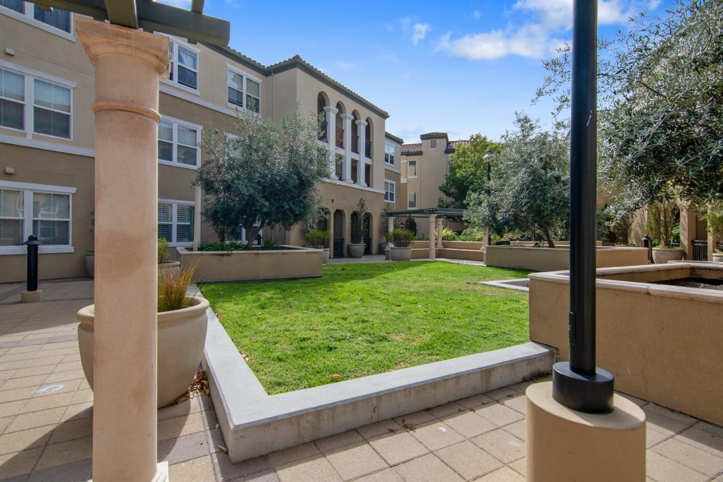 Detail Gallery Image 1 of 1 For 1883 Agnew Rd #423,  Santa Clara,  CA 95054 - 3 Beds | 2 Baths