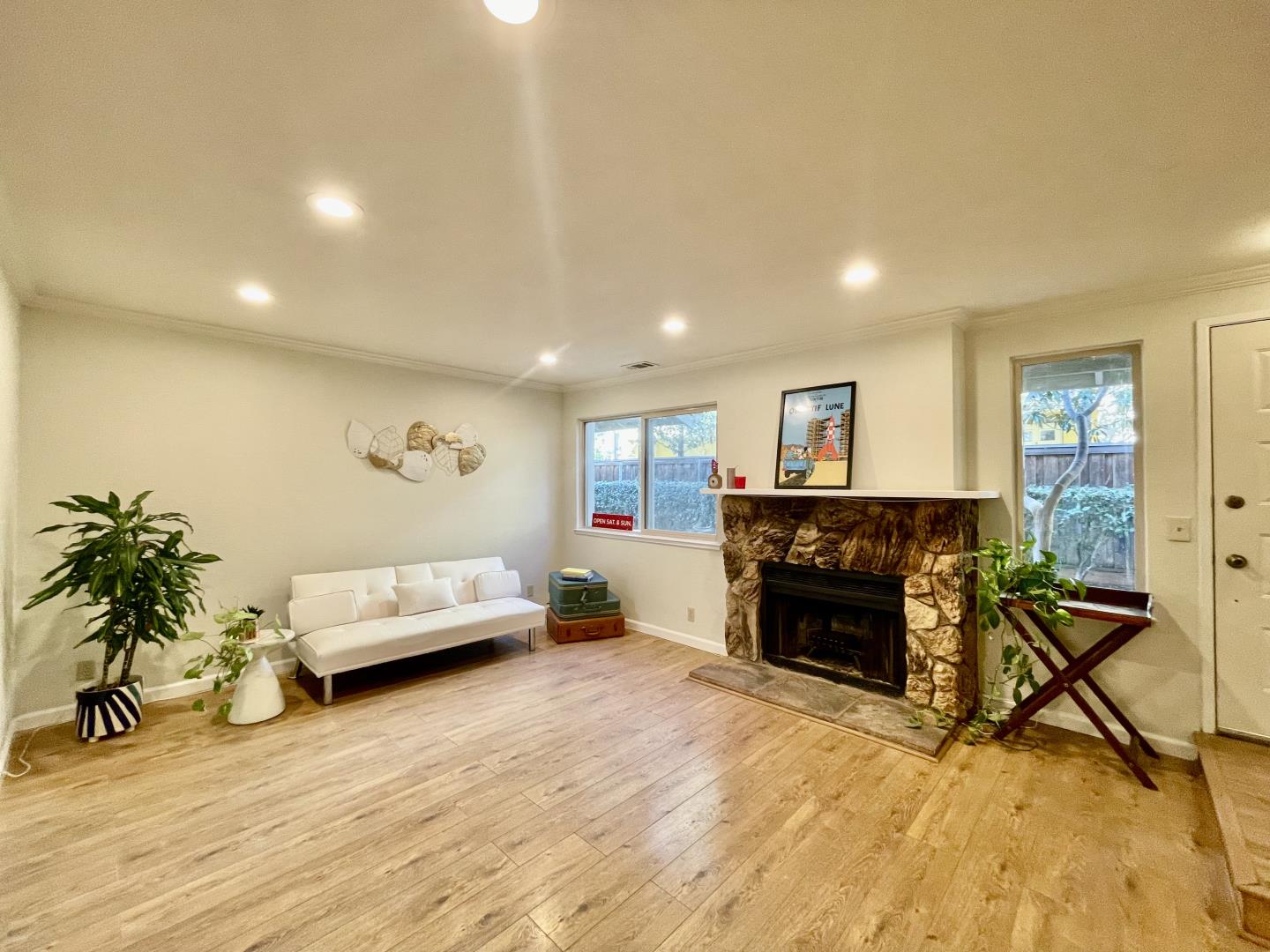 Detail Gallery Image 1 of 1 For 2484 Baton Rouge Dr, San Jose,  CA 95133 - 2 Beds | 2/1 Baths