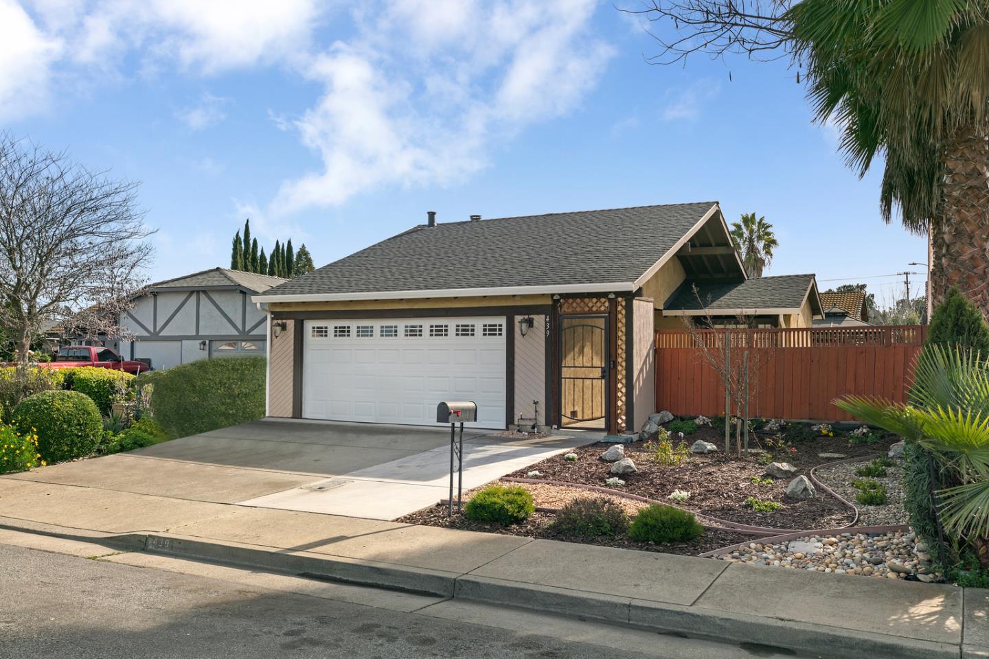 Detail Gallery Image 1 of 1 For 439 Hadley Ct, Gilroy,  CA 95020 - 2 Beds | 1 Baths