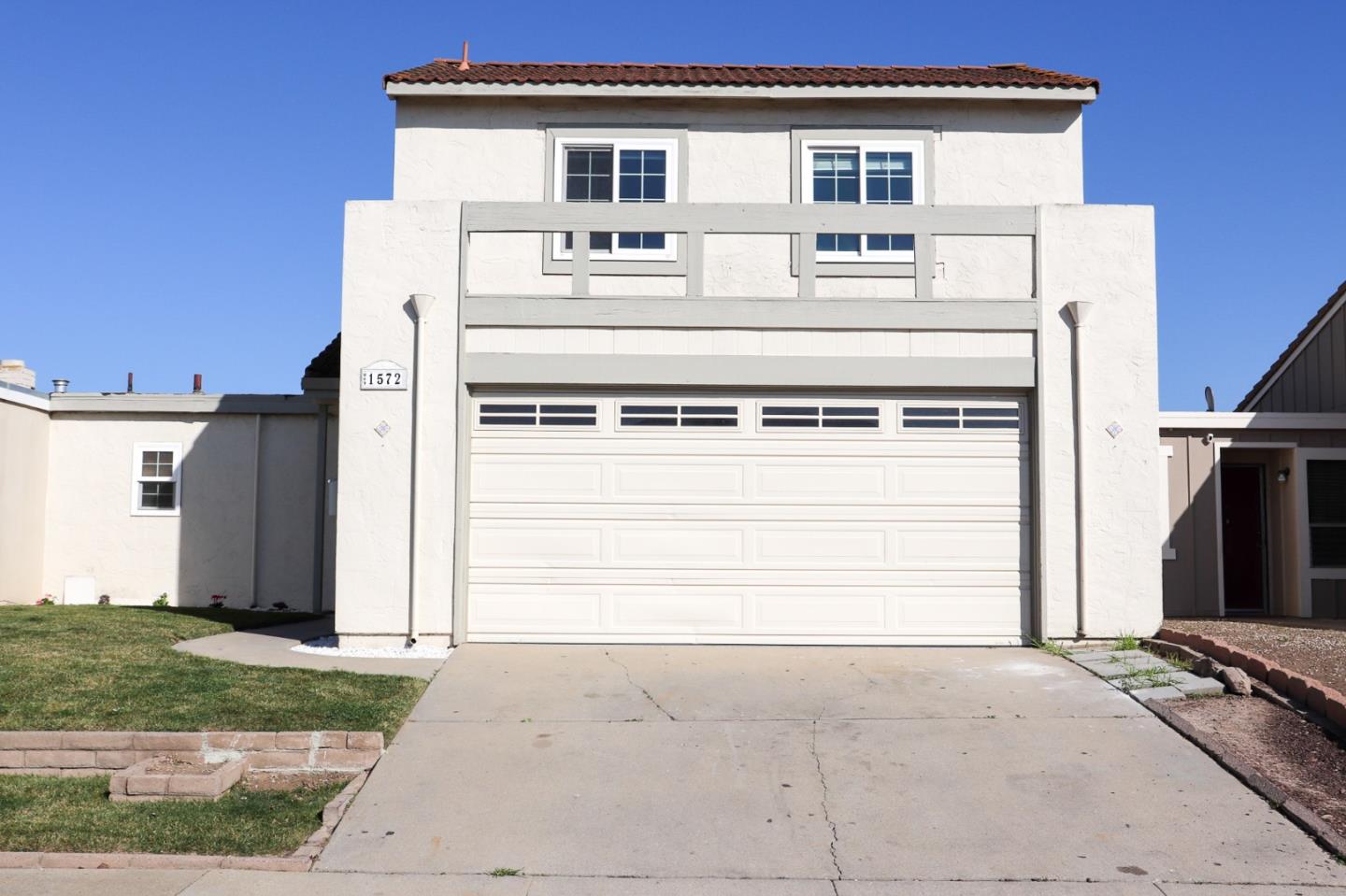 Detail Gallery Image 1 of 1 For 1572 Duran St, Salinas,  CA 93906 - 3 Beds | 2 Baths