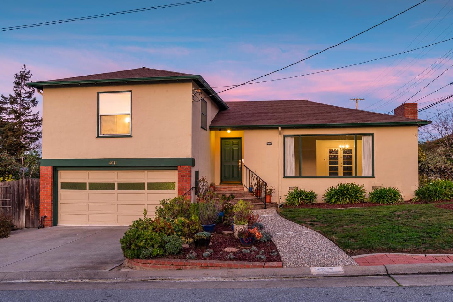 Detail Gallery Image 1 of 1 For 4011 Donner St, San Mateo,  CA 94403 - 4 Beds | 3 Baths