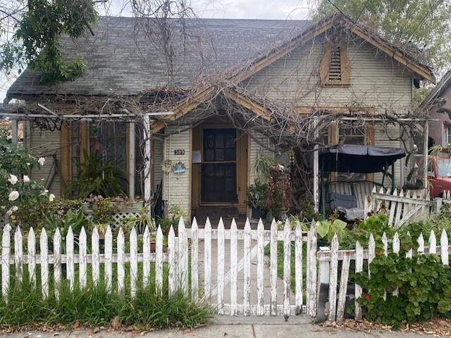 Detail Gallery Image 1 of 1 For 389 W Virginia St, San Jose,  CA 95125 - 2 Beds | 1 Baths