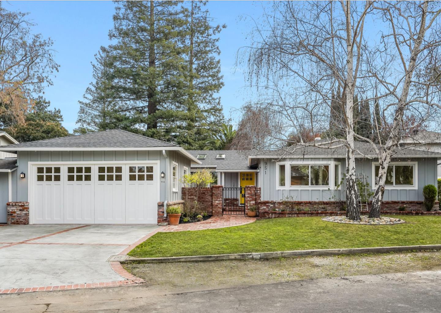 Detail Gallery Image 1 of 1 For 951 Shauna Ln, Palo Alto,  CA 94306 - 5 Beds | 2/1 Baths