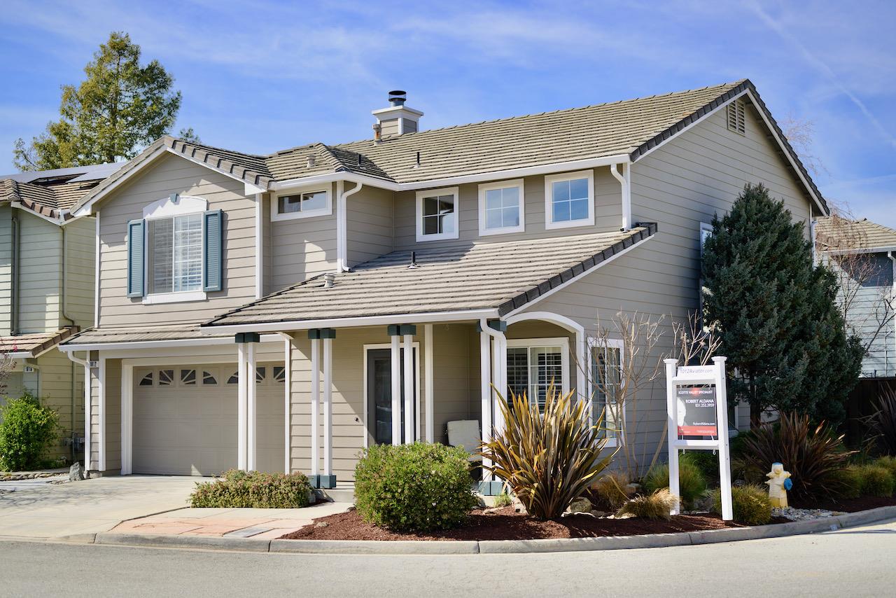 Detail Gallery Image 1 of 1 For 1012 Aviator Ct, Scotts Valley,  CA 95066 - 3 Beds | 2/1 Baths