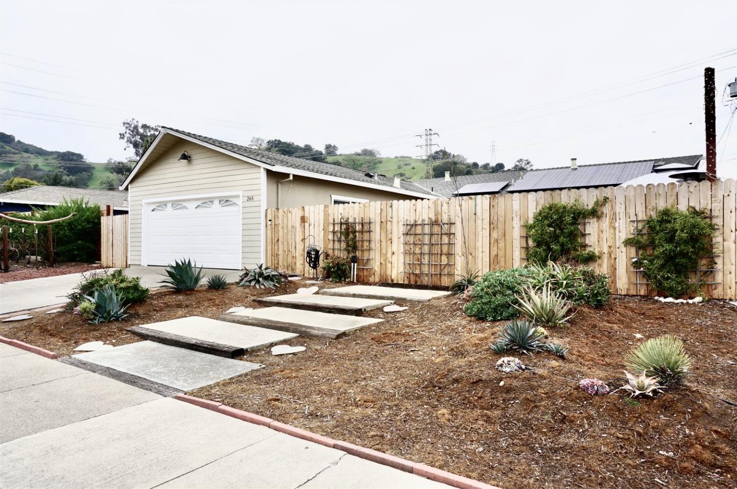 Detail Gallery Image 1 of 1 For 265 Longview Dr, Morgan Hill,  CA 95037 - 3 Beds | 2 Baths