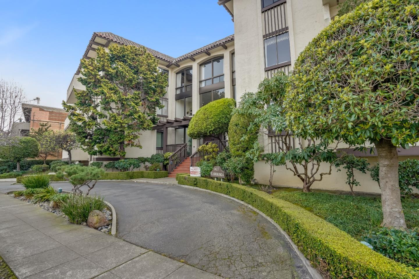 Detail Gallery Image 1 of 1 For 1427 Floribunda Ave #303,  Burlingame,  CA 94010 - 2 Beds | 2 Baths