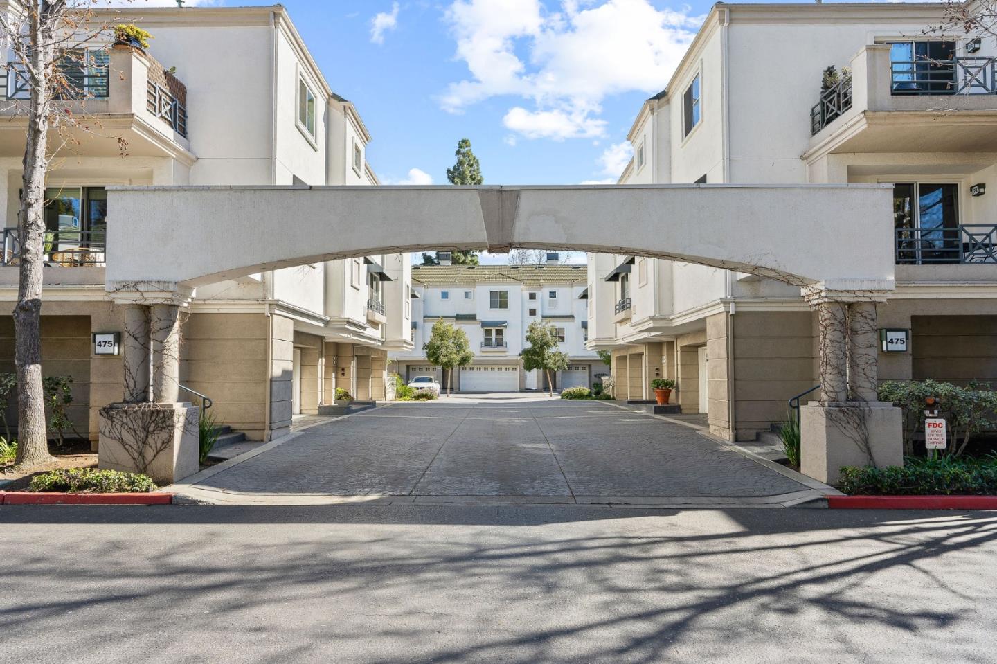 Detail Gallery Image 1 of 1 For 475 Milan Dr #101,  San Jose,  CA 95134 - 1 Beds | 1 Baths