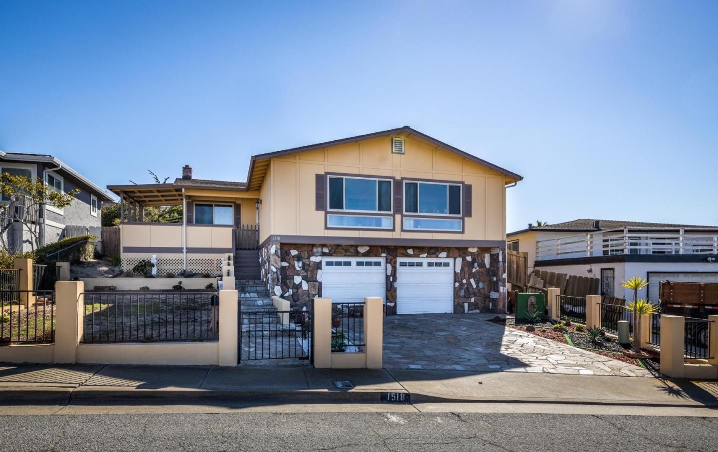 Detail Gallery Image 1 of 1 For 1518 Costa St, Seaside,  CA 93955 - 3 Beds | 2 Baths