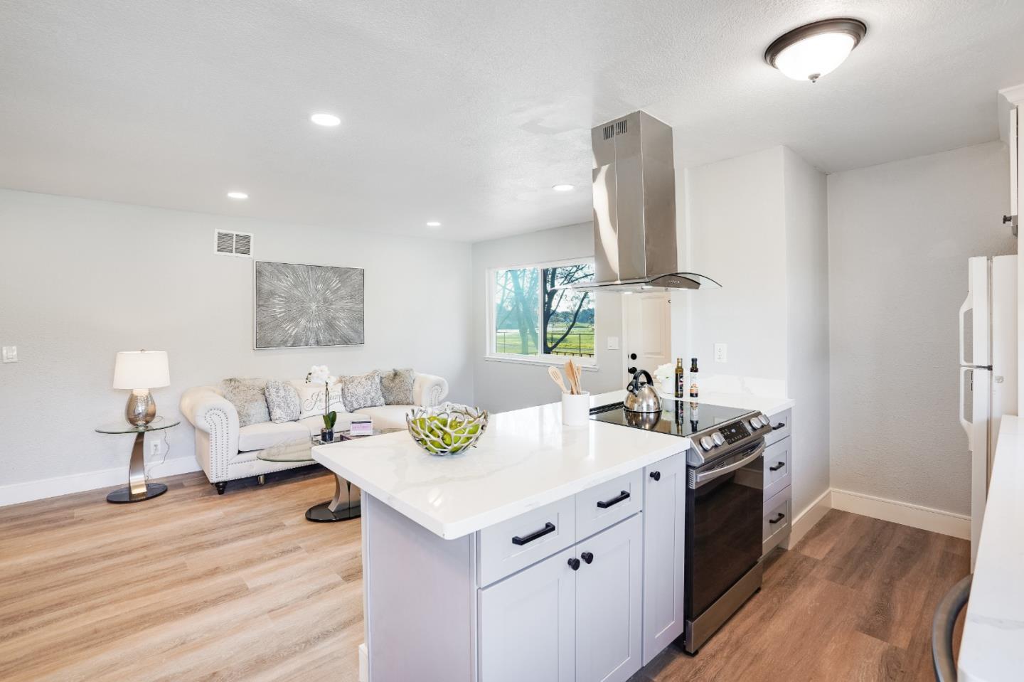 Detail Gallery Image 1 of 1 For 32665 Brenda Way #4,  Union City,  CA 94587 - 2 Beds | 1 Baths