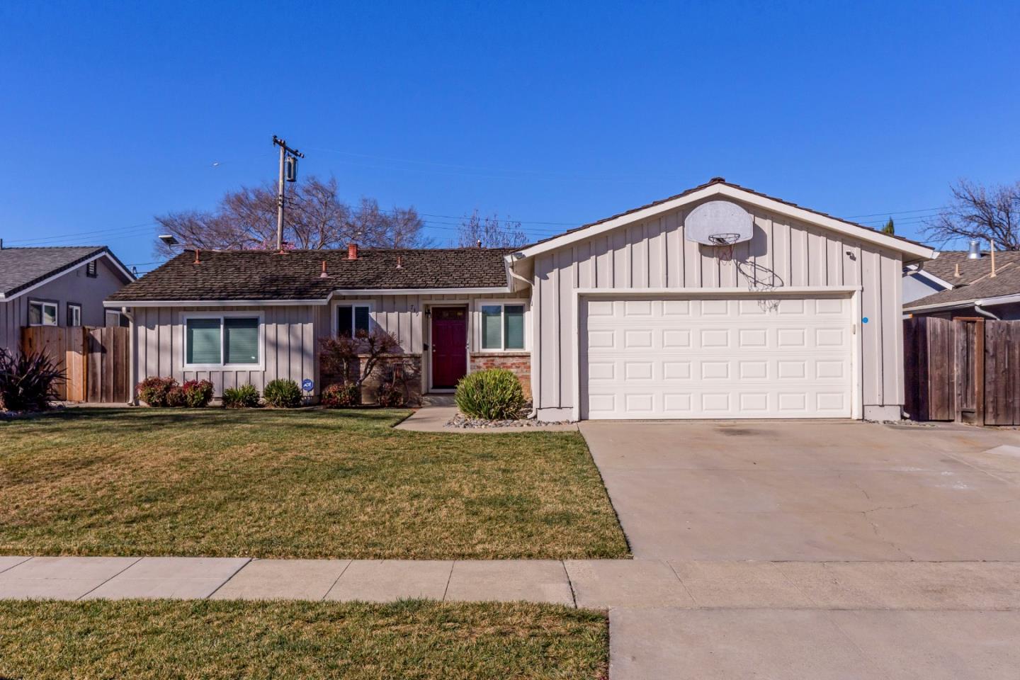 Detail Gallery Image 1 of 1 For 739 Hickory Way, San Jose,  CA 95129 - 3 Beds | 2 Baths