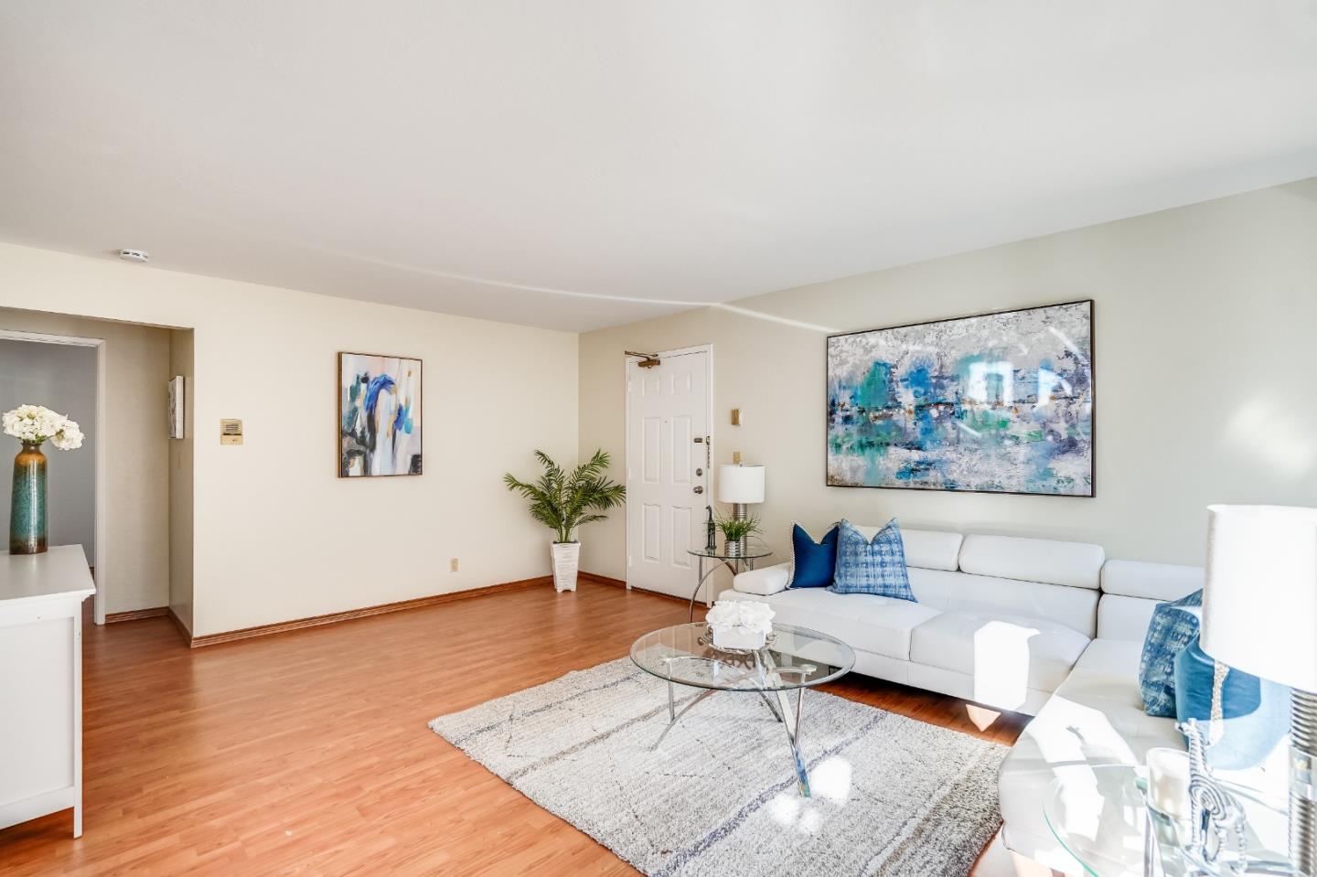 Detail Gallery Image 1 of 1 For 5871 Mission St #4,  San Francisco,  CA 94112 - 1 Beds | 1 Baths