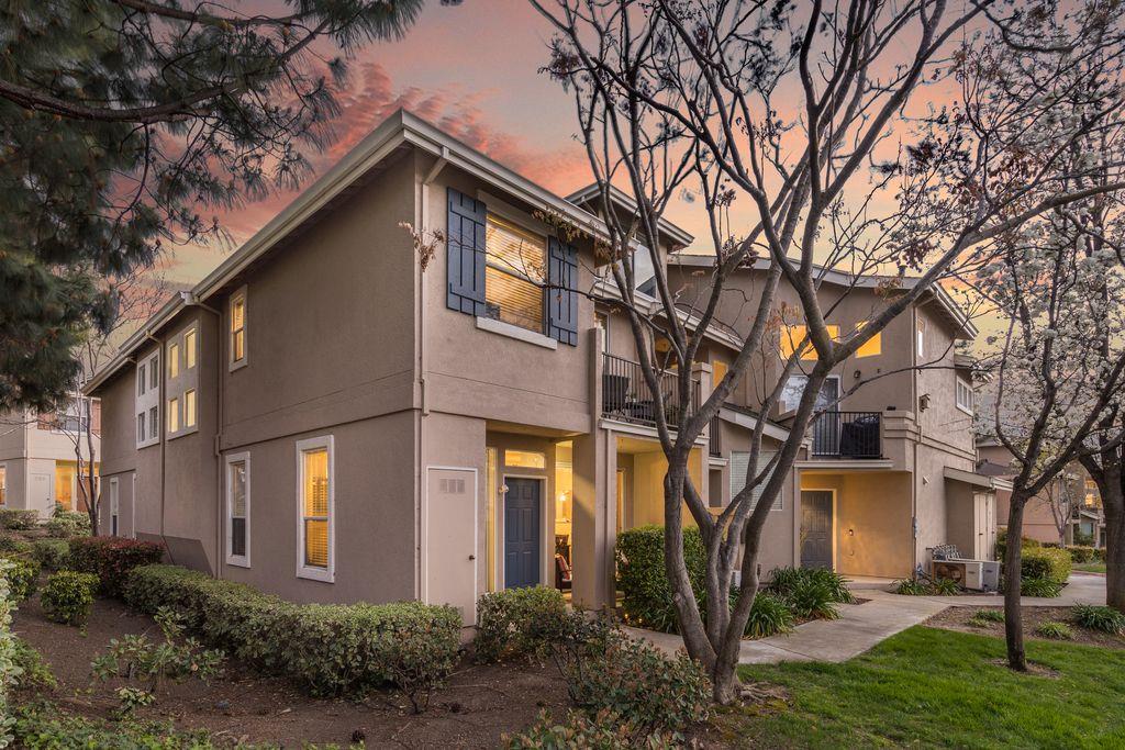 Detail Gallery Image 1 of 1 For 1013 Chagall Way, San Jose,  CA 95138 - 2 Beds | 2/1 Baths