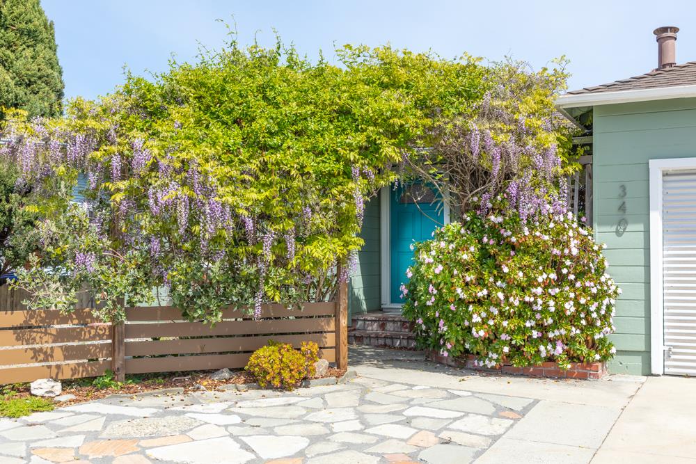 Detail Gallery Image 1 of 1 For 340 Younglove Ave, Santa Cruz,  CA 95060 - 3 Beds | 2 Baths
