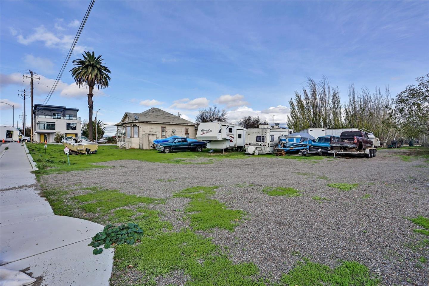 1413 El Dorado St, Alviso, CA 95002 2 Beds 1 Baths () ML81879098