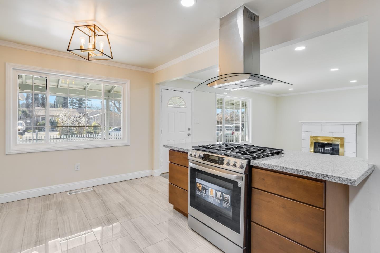 Detail Gallery Image 1 of 1 For 2253 Maxine Way, Rancho Cordova,  CA 95670 - 3 Beds | 1 Baths