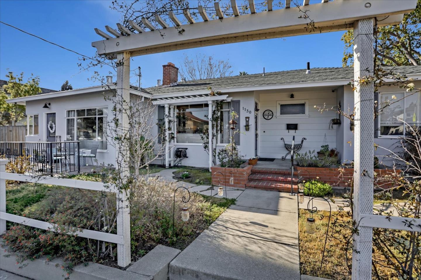 Detail Gallery Image 1 of 1 For 1130 Castro St, Mountain View,  CA 94040 - 3 Beds | 2 Baths