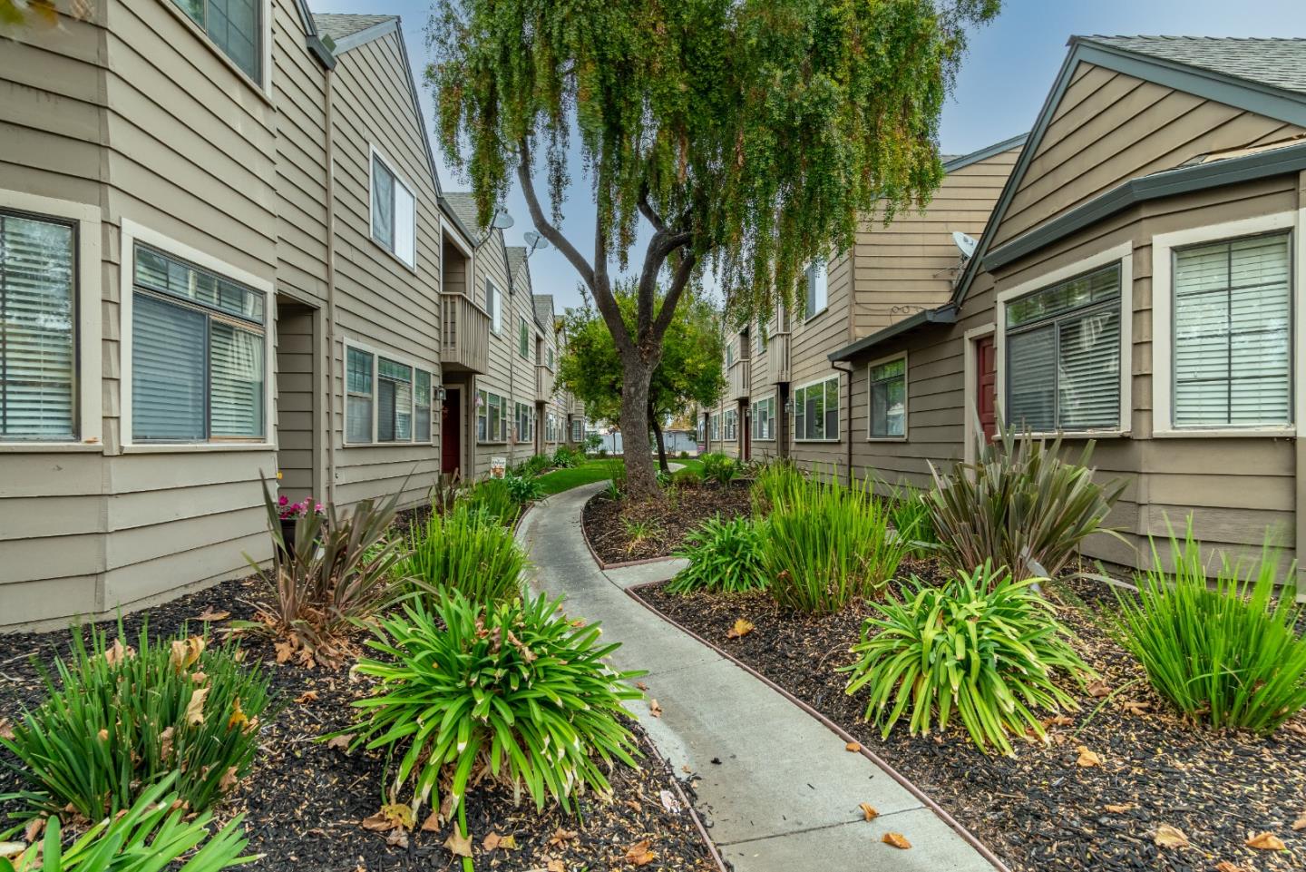 Detail Gallery Image 1 of 1 For 170 Gibson Dr #25,  Hollister,  CA 95023 - 2 Beds | 2/1 Baths