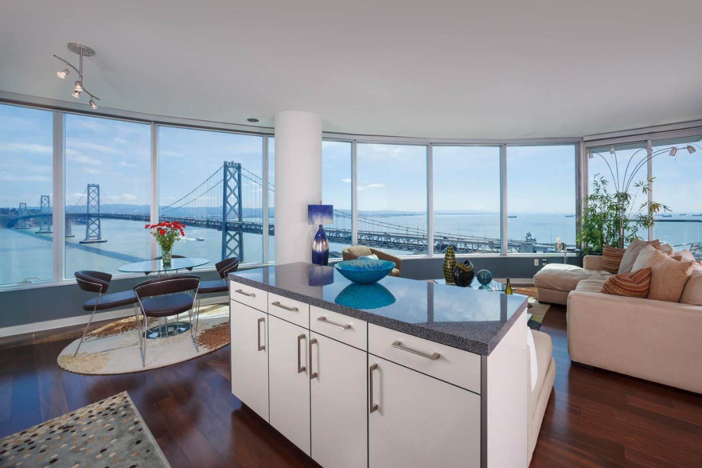 Detail Gallery Image 1 of 1 For 338 Spear St 26d,  San Francisco,  CA 94105 - 2 Beds | 2 Baths
