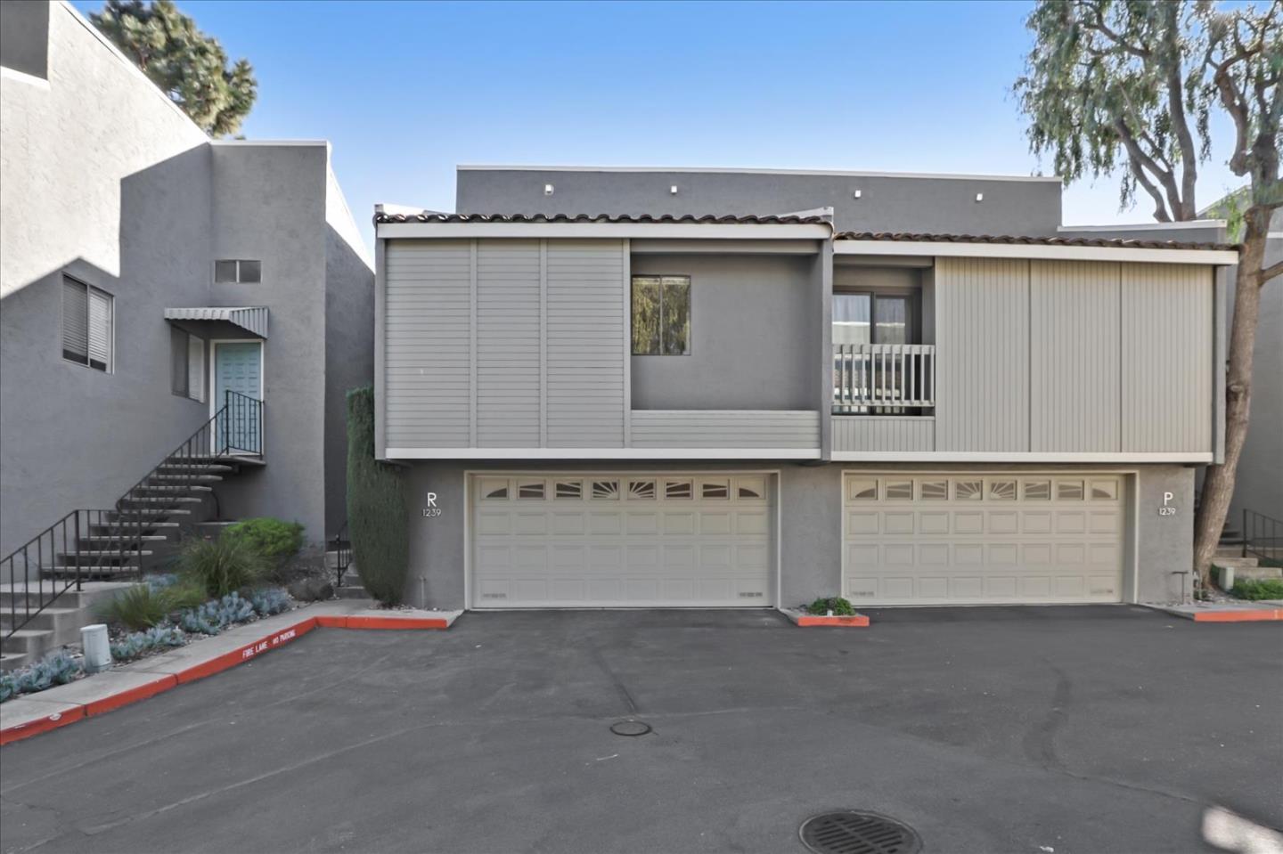 Detail Gallery Image 1 of 1 For 1239 Henderson Ave #R,  Sunnyvale,  CA 94086 - 3 Beds | 2/1 Baths