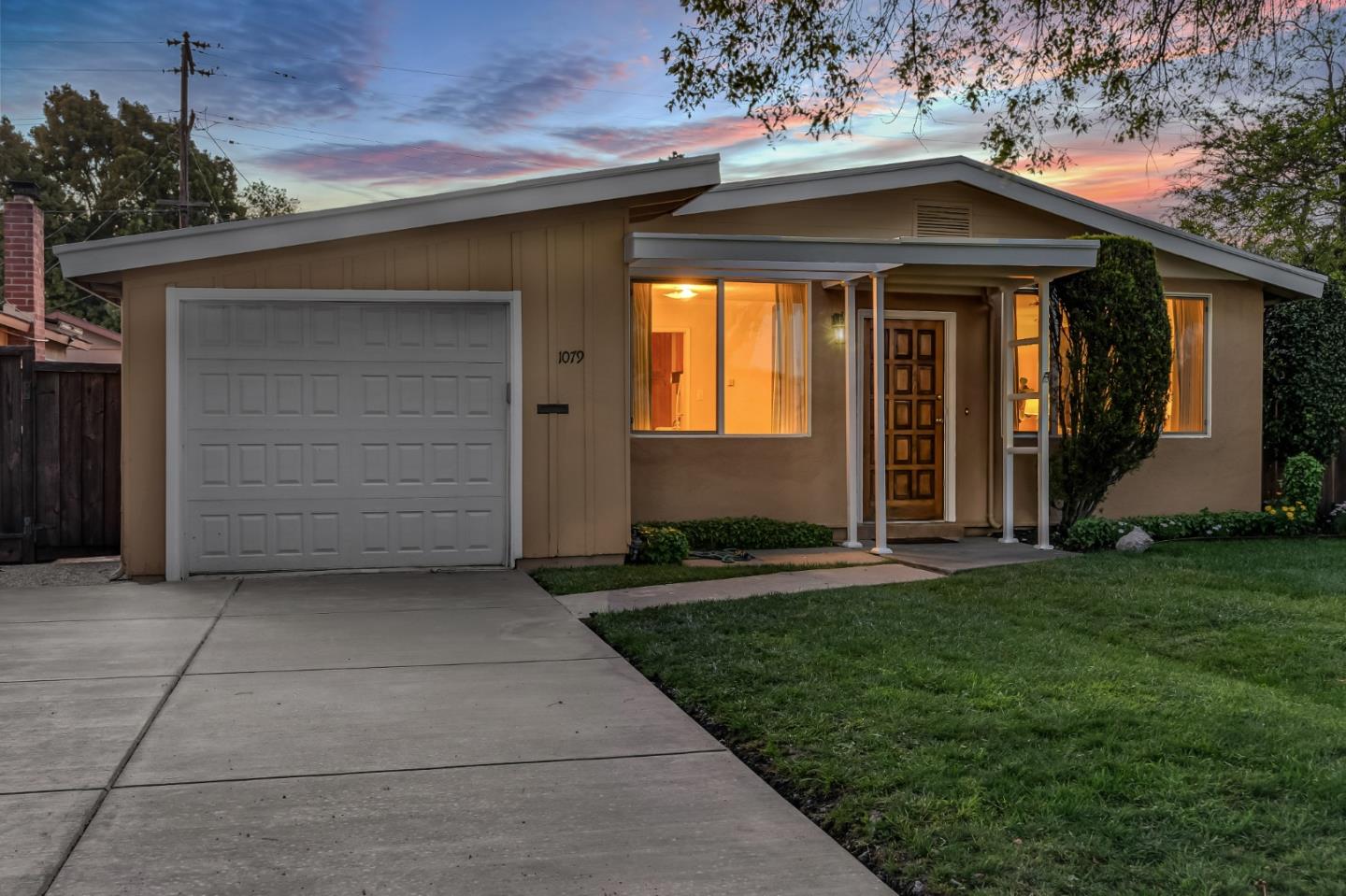 Detail Gallery Image 1 of 1 For 1079 Borregas Ave, Sunnyvale,  CA 94089 - 3 Beds | 2 Baths
