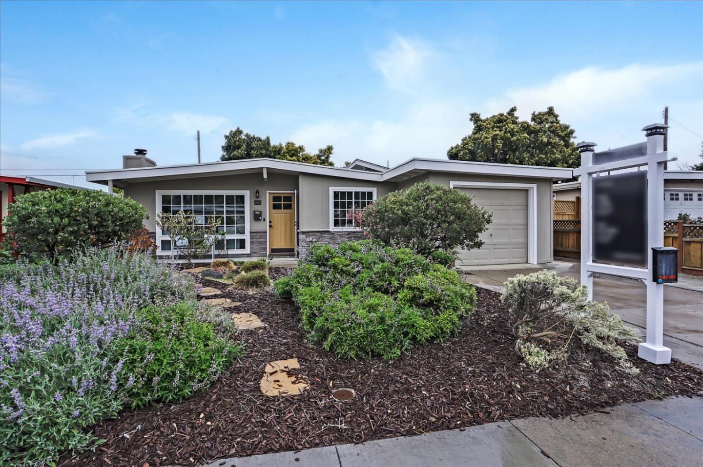 Detail Gallery Image 1 of 1 For 2040 Don Ct, Santa Clara,  CA 95050 - 3 Beds | 2 Baths