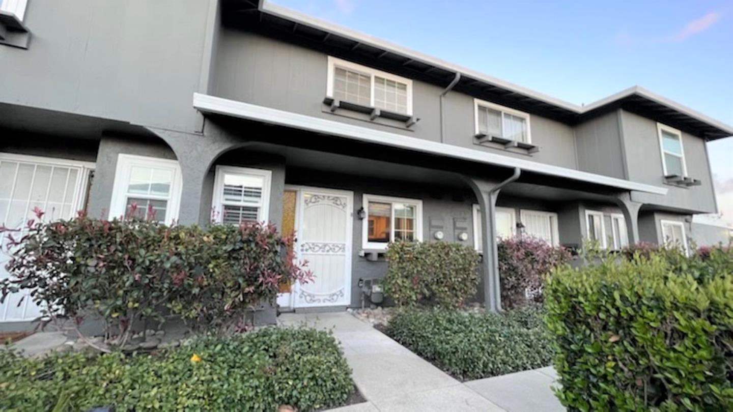 Detail Gallery Image 1 of 1 For 3388 Landess Ave #B,  San Jose,  CA 95132 - 2 Beds | 1/1 Baths
