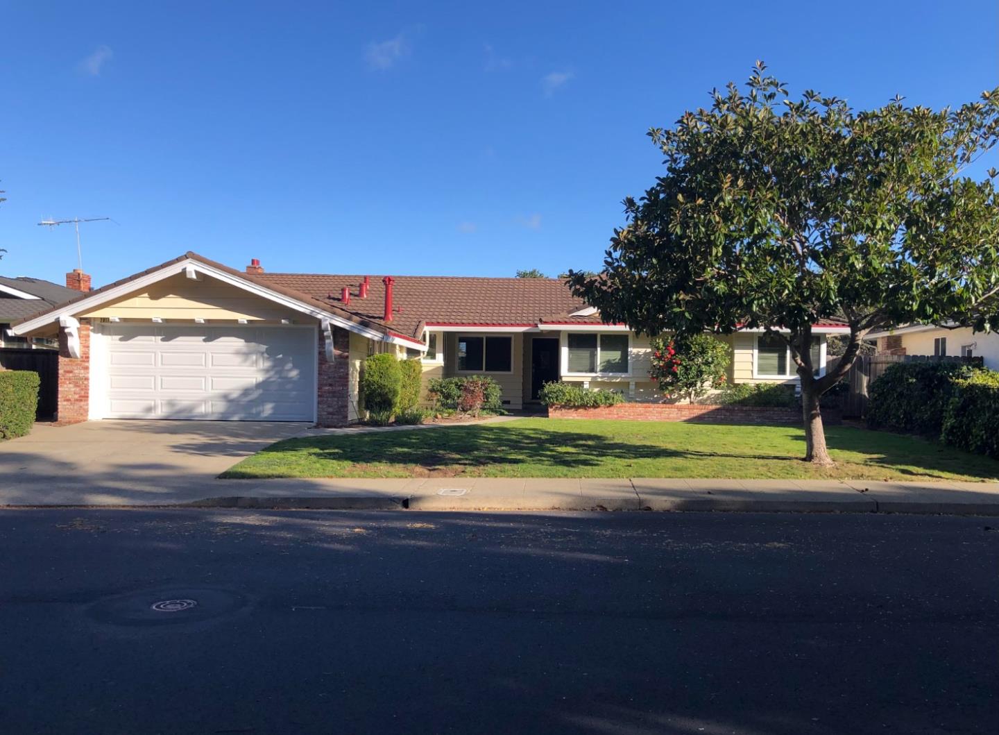 Detail Gallery Image 1 of 1 For 2917 Arguello Dr, Burlingame,  CA 94010 - 3 Beds | 2/1 Baths