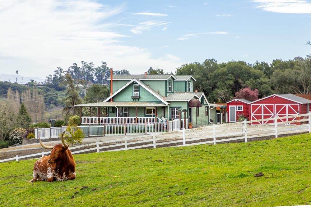 Detail Gallery Image 1 of 1 For 814 Buena Vista Dr, Watsonville,  CA 95076 - 3 Beds | 1 Baths