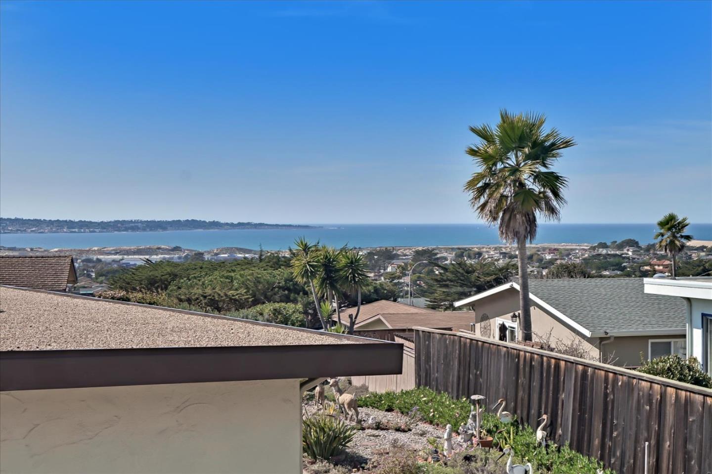 Detail Gallery Image 1 of 1 For 28 Yerba Buena Ct, Seaside,  CA 93955 - 3 Beds | 2/1 Baths
