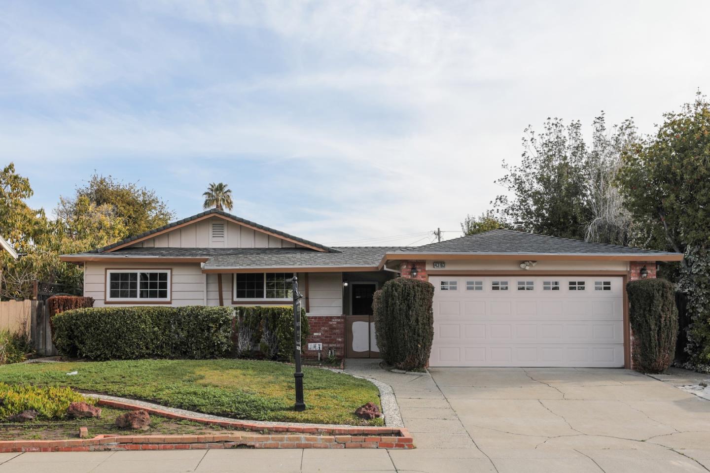 Detail Gallery Image 1 of 1 For 43163 Isle Royal St, Fremont,  CA 94538 - 4 Beds | 2/1 Baths