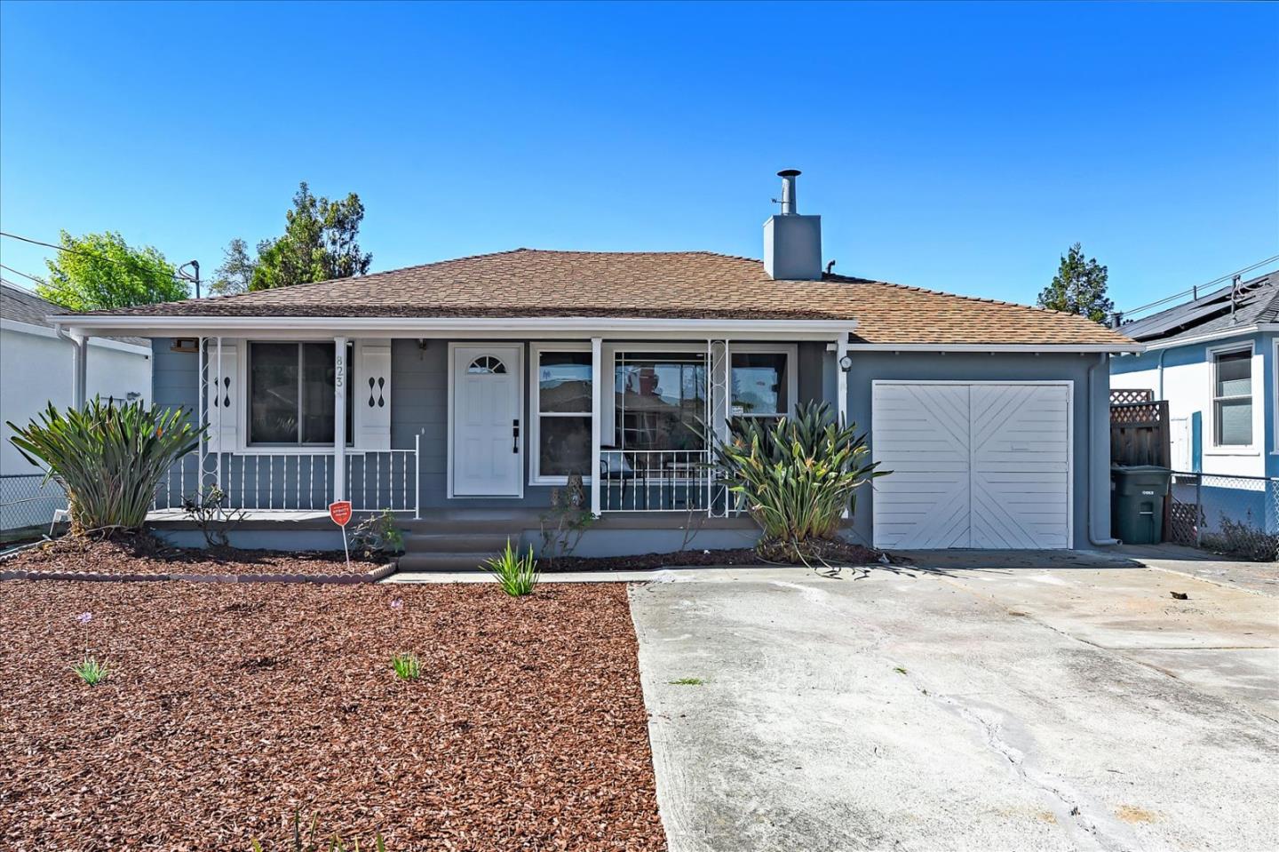 Detail Gallery Image 1 of 1 For 823 8th Ave, Redwood City,  CA 94063 - 3 Beds | 2 Baths