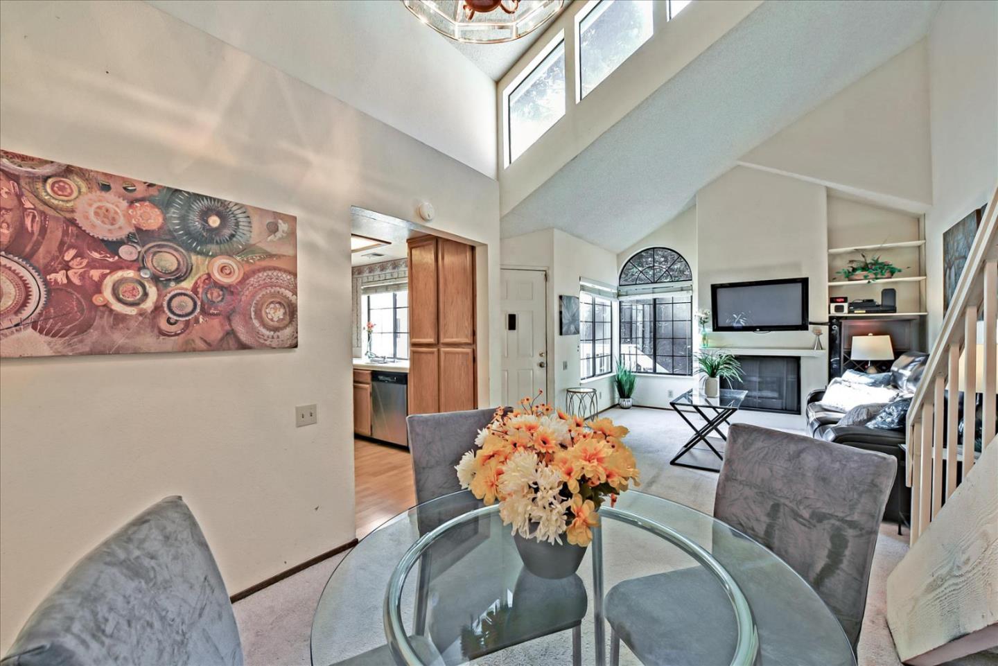 Detail Gallery Image 1 of 1 For 2835 Buena Knoll Ct, San Jose,  CA 95121 - 2 Beds | 2 Baths