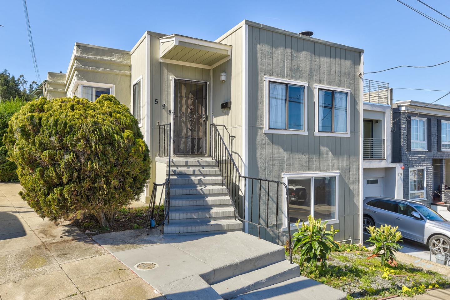 Detail Gallery Image 1 of 1 For 598 Crocker Ave, Daly City,  CA 94014 - 2 Beds | 1 Baths