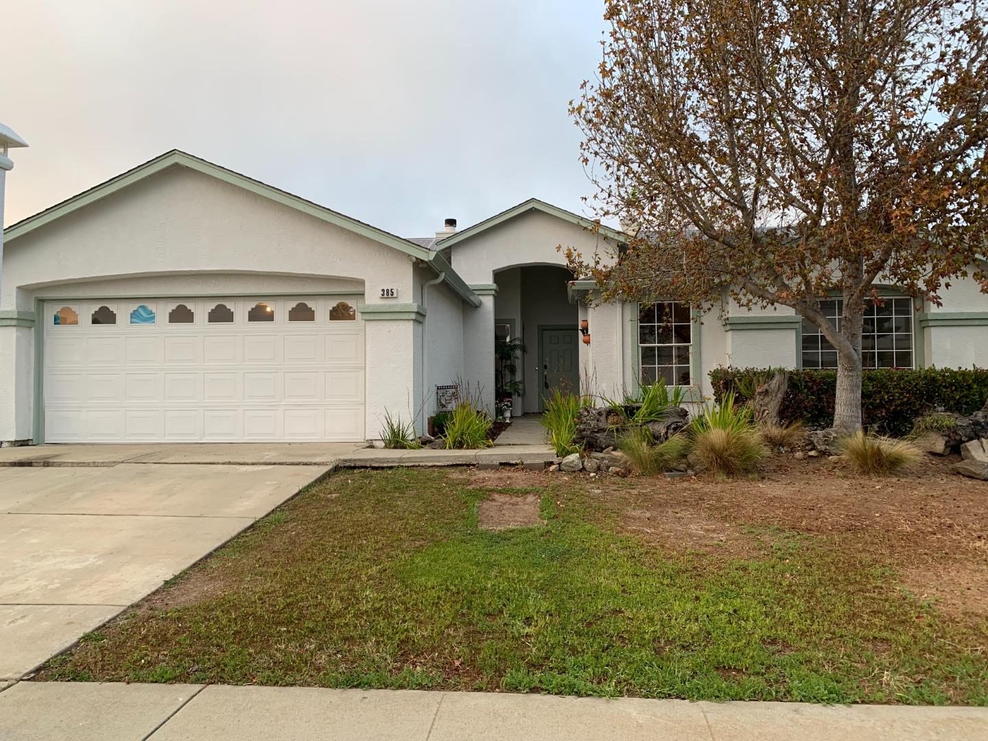Detail Gallery Image 1 of 1 For 385 Zinfandel Way, Salinas,  CA 93906 - 3 Beds | 2 Baths