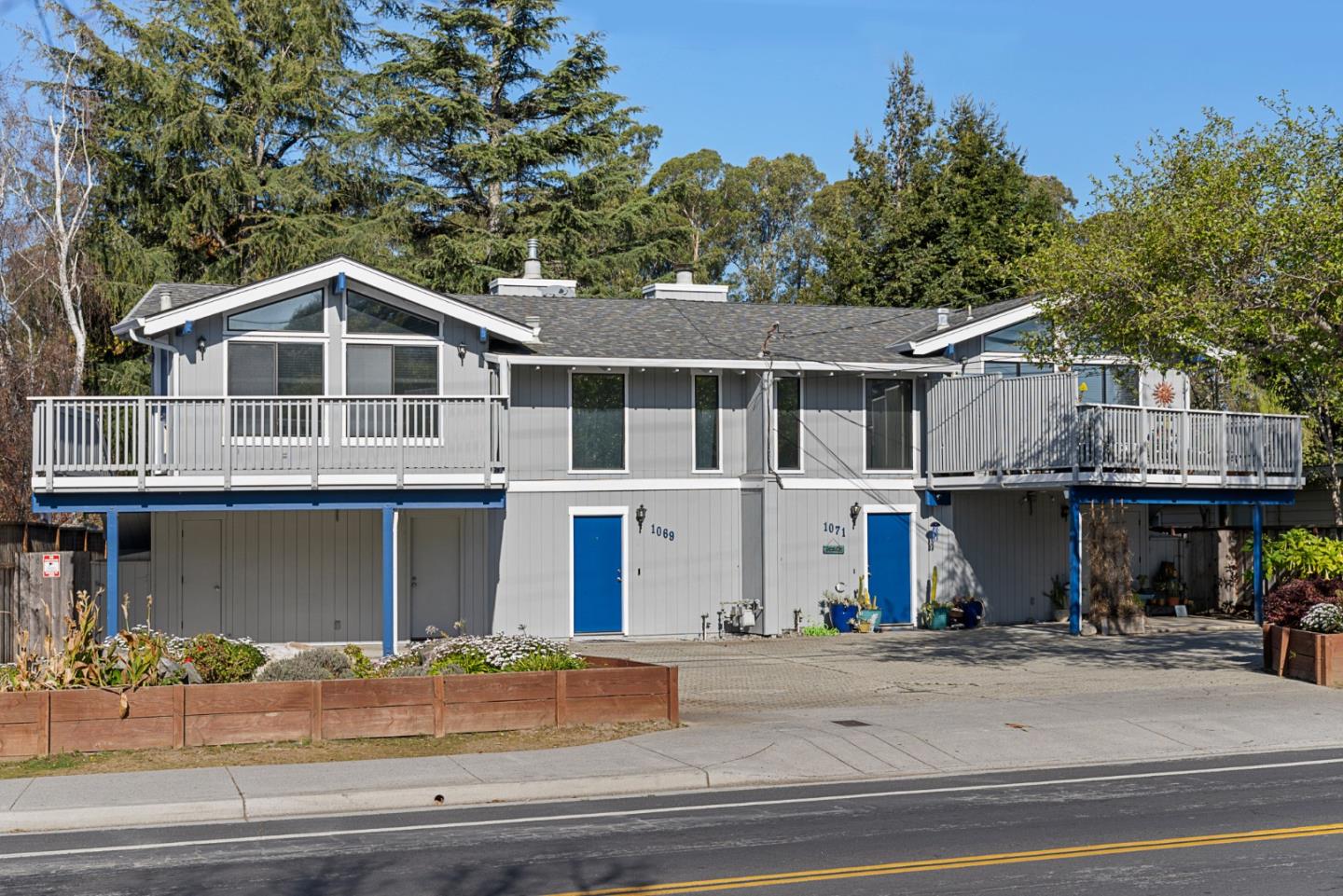 Detail Gallery Image 1 of 1 For 1069 7th Ave, Santa Cruz,  CA 95062 - 4 Beds | 2/2 Baths