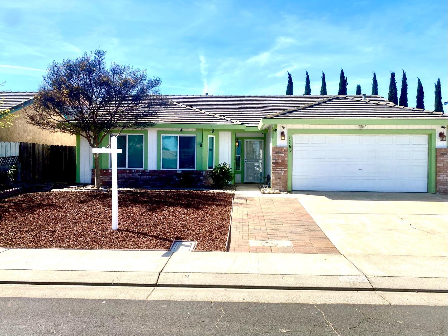 Detail Gallery Image 1 of 1 For 15693 Lisa Ln, Lathrop,  CA 95330 - 3 Beds | 2 Baths