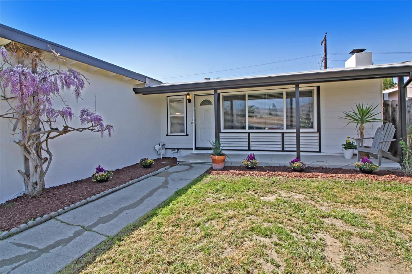Detail Gallery Image 1 of 1 For 10161 Kenilworth Way, San Jose,  CA 95127 - 3 Beds | 1 Baths