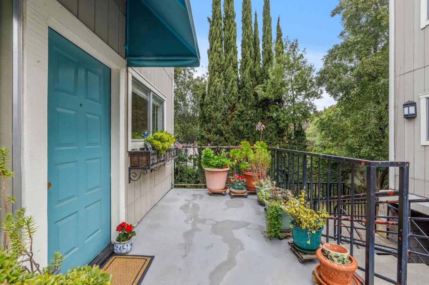Detail Gallery Image 1 of 1 For 165 Okeefe St #8,  Menlo Park,  CA 94025 - 2 Beds | 1/1 Baths