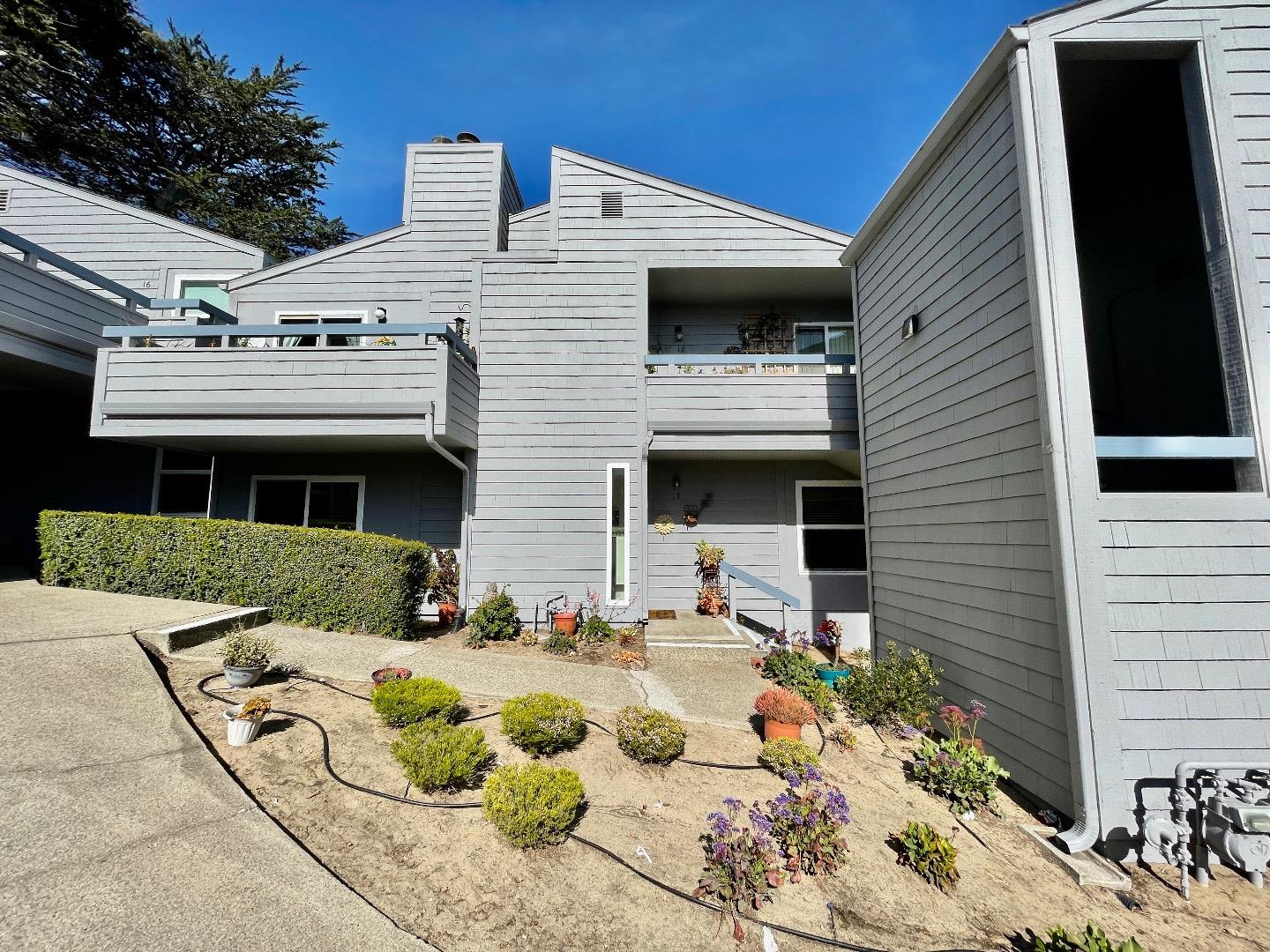 Detail Gallery Image 1 of 1 For 3095 Marina Dr #17,  Marina,  CA 93933 - 2 Beds | 2 Baths