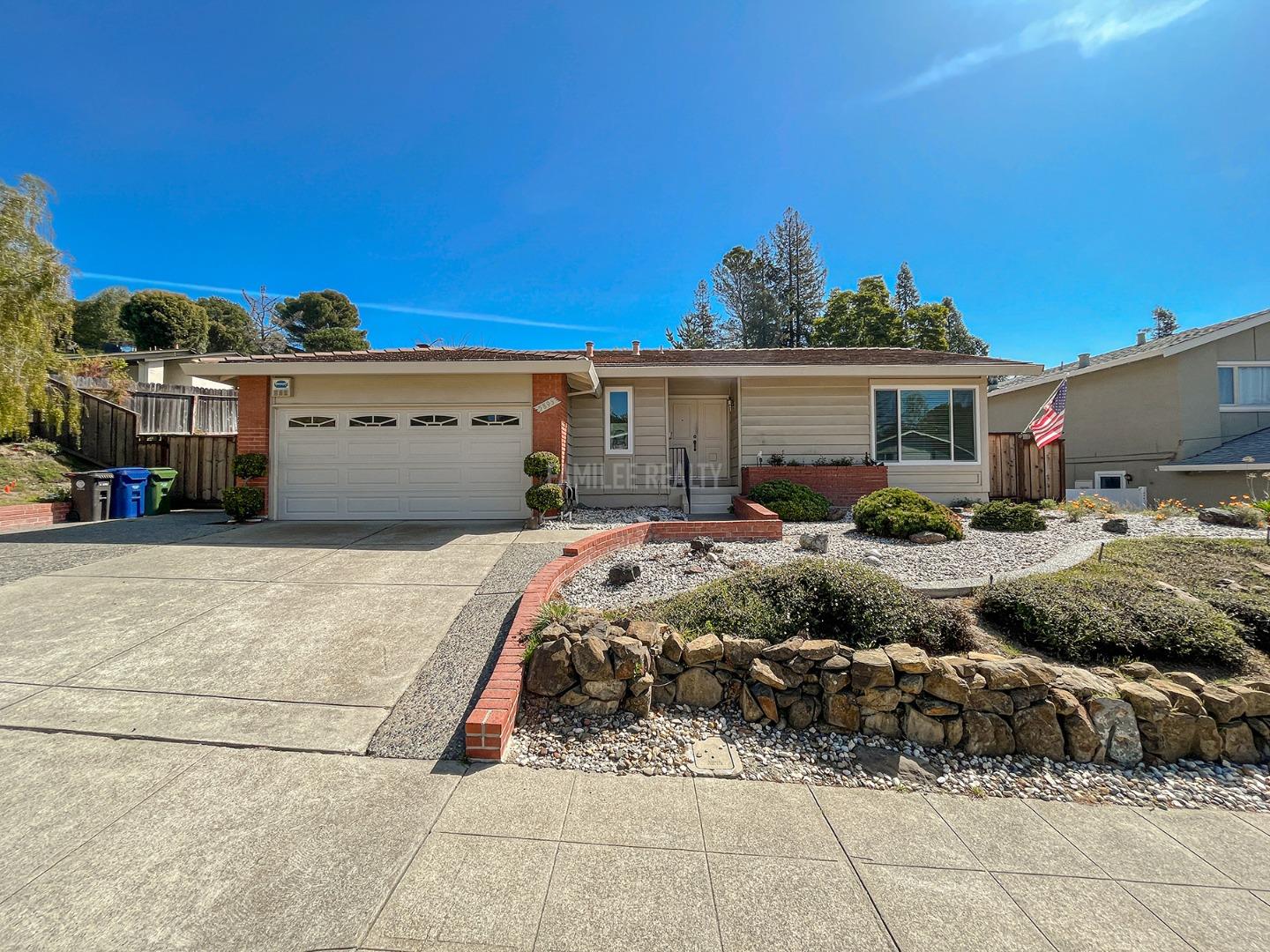 Detail Gallery Image 1 of 1 For 5895 Cold Water Dr, Castro Valley,  CA 94552 - 3 Beds | 2 Baths