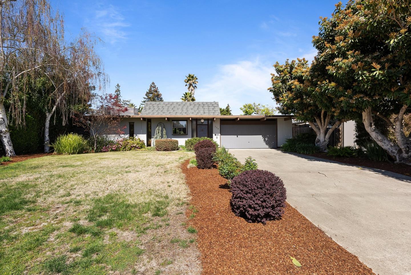 869 Cumberland Dr, Sunnyvale, CA 94087 4 Beds 2 Baths (Sold
