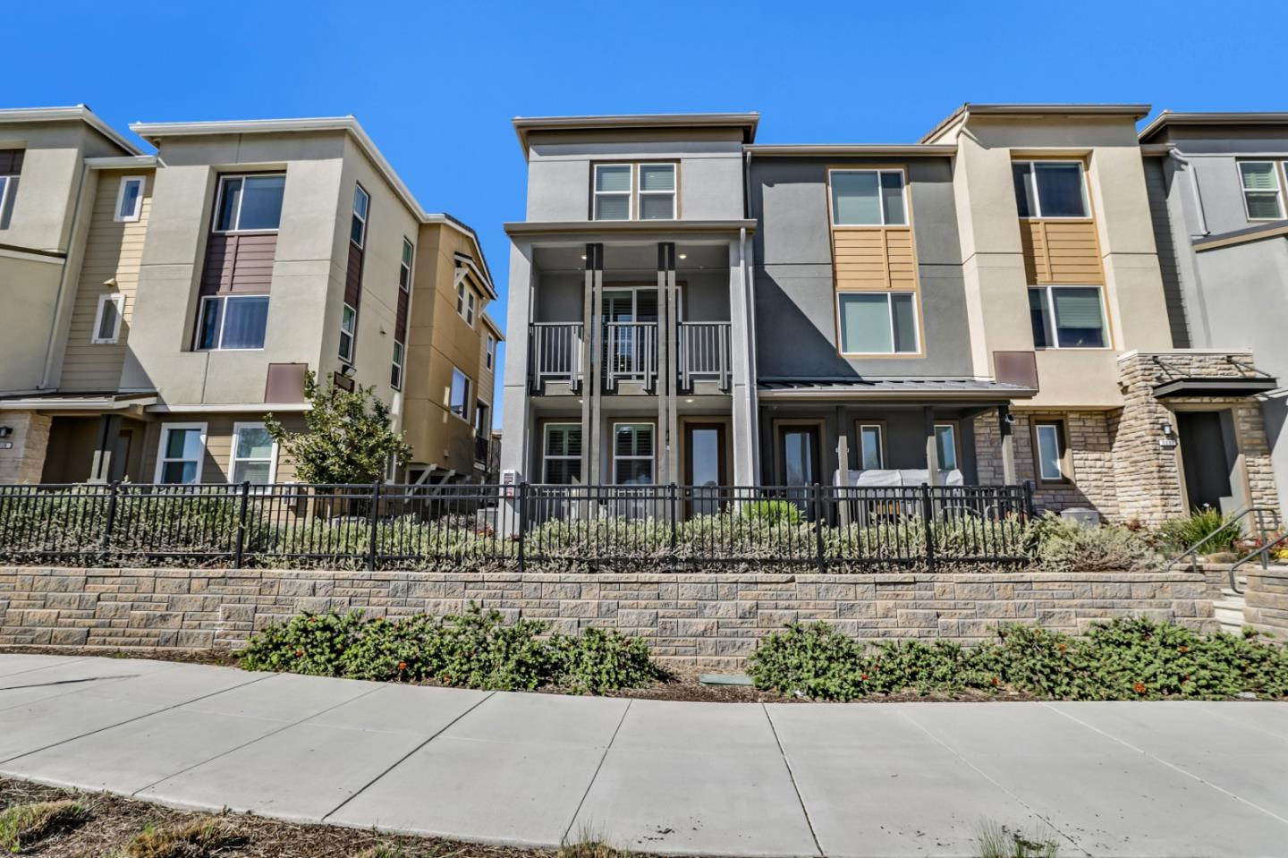 Detail Gallery Image 1 of 1 For 1112 California Cir, Milpitas,  CA 95035 - 3 Beds | 3/1 Baths