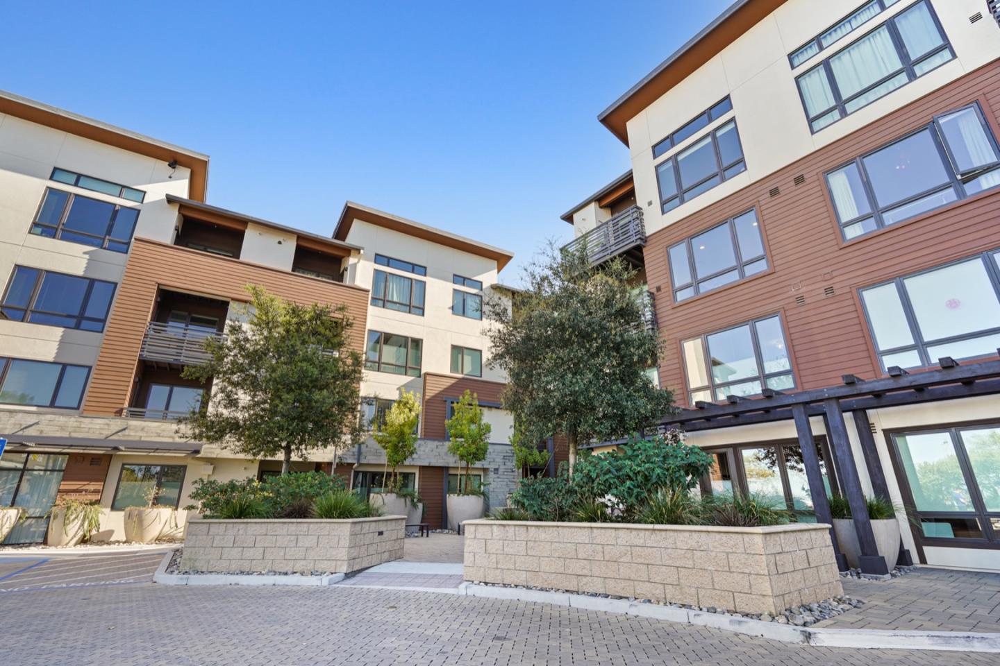 Detail Gallery Image 1 of 1 For 400 El Camino Real #114,  Belmont,  CA 94002 - 2 Beds | 2 Baths