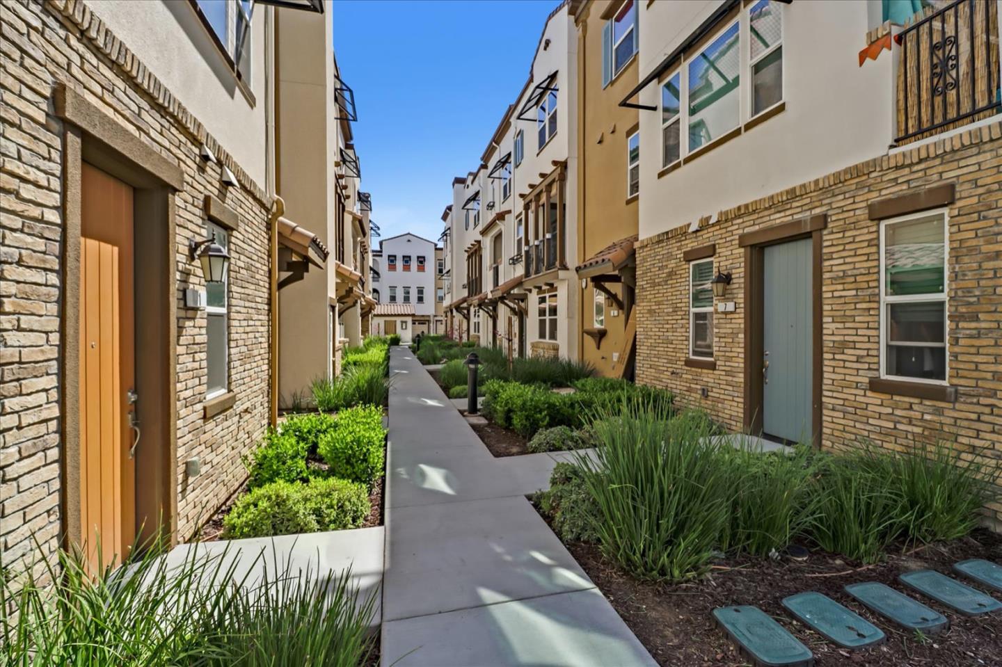 Detail Gallery Image 1 of 1 For 2721 Forino Ln #1,  San Jose,  CA 95111 - 3 Beds | 3/1 Baths